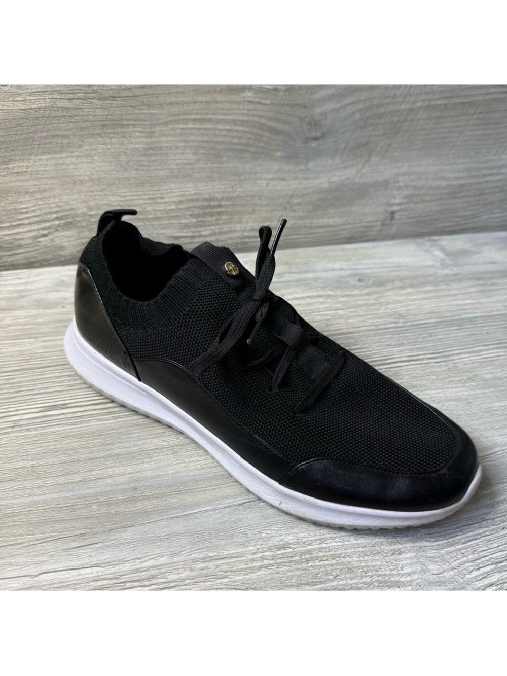 Michael Kors Black Mesh Merlyn woman’s Sneakers size 8.5